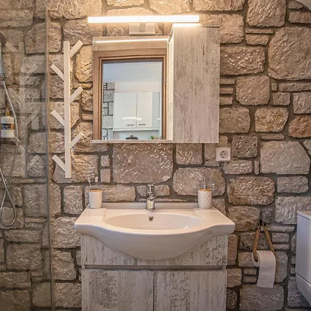 Anasa Rustic Kolímbia