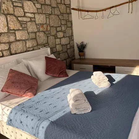 Anasa Rustic * Kolímbia